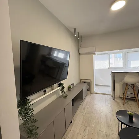 Falcon Apartment *