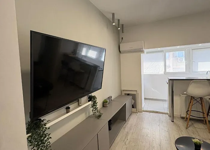 Falcon Apartment *