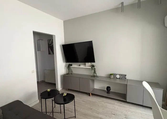 Falcon Apartment *